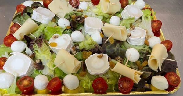 Plateau de fromages oun charcuterie